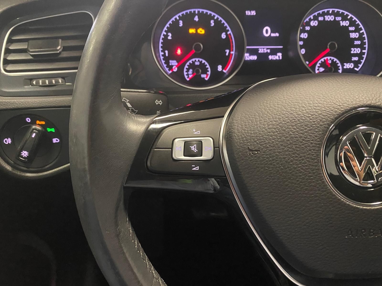 Fahrzeugabbildung Volkswagen Golf Variant 1.0 TSI Trendline BMT+KLIMA+PDC+LED