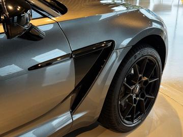 صورة 10 لـ 2021 Aston Martin DBX