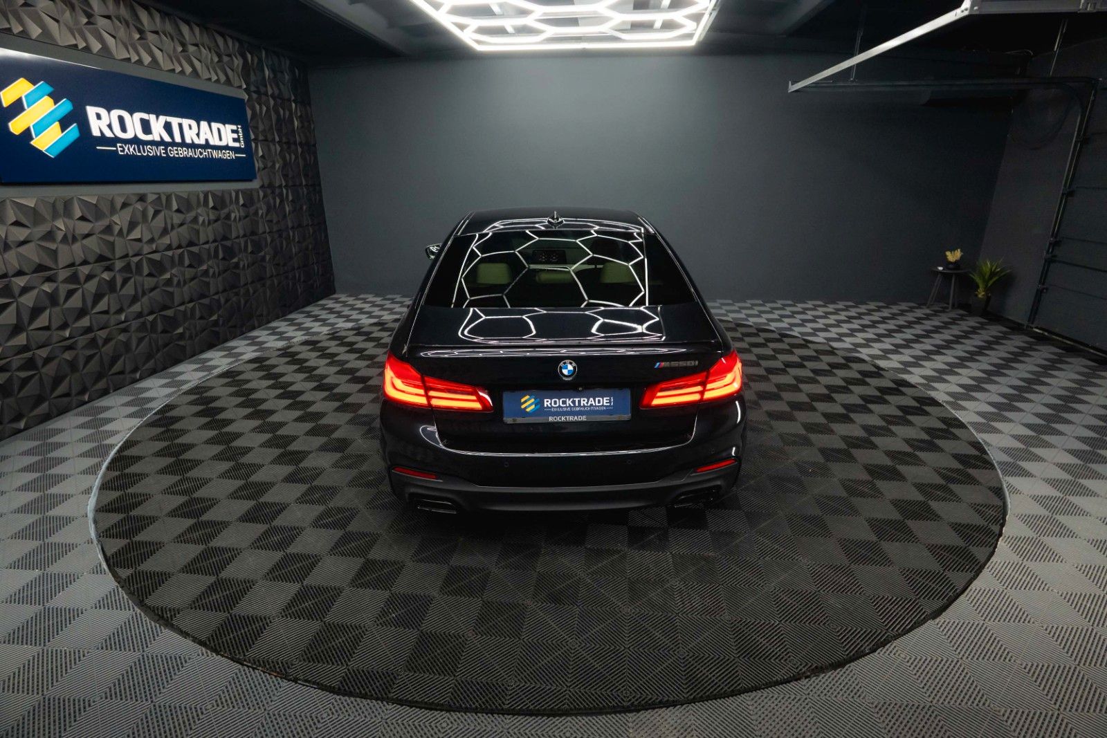Fahrzeugabbildung BMW M550i xDrive Shadow Line | ACC | Massage | LED