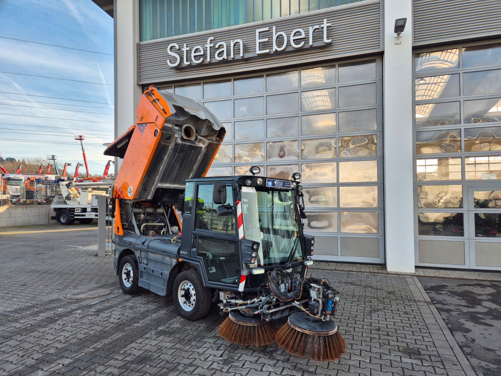 Fahrzeugabbildung Schmidt Swingo Compact 200+ Winterdienst Klima