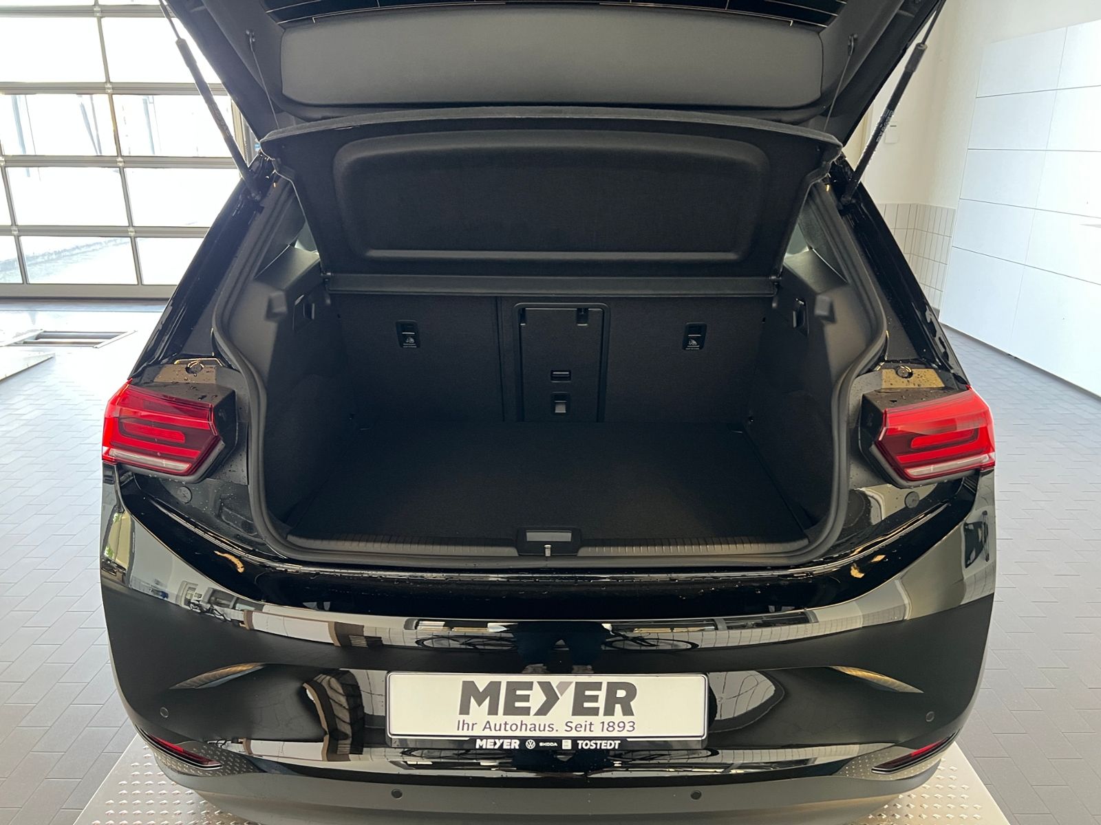 Fahrzeugabbildung Volkswagen ID.3 NEO Life 50 kWh *19" LM-Felge, Ganzjahresre