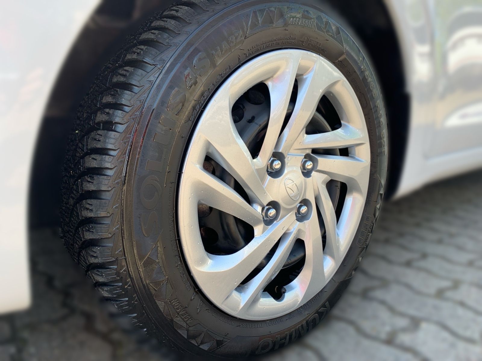 Fahrzeugabbildung Hyundai i10 1.0 Select Navi Kamera Allwetter
