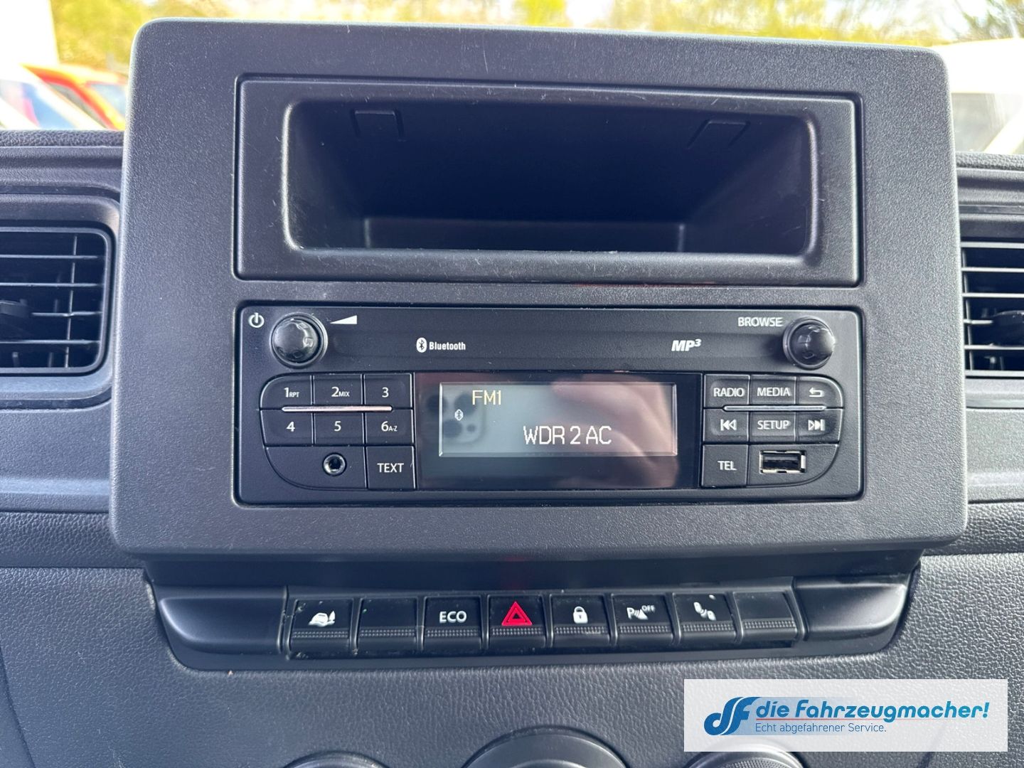Fahrzeugabbildung Renault Master III Kasten L2H2 HKa 3,5t Totwinkelassiste