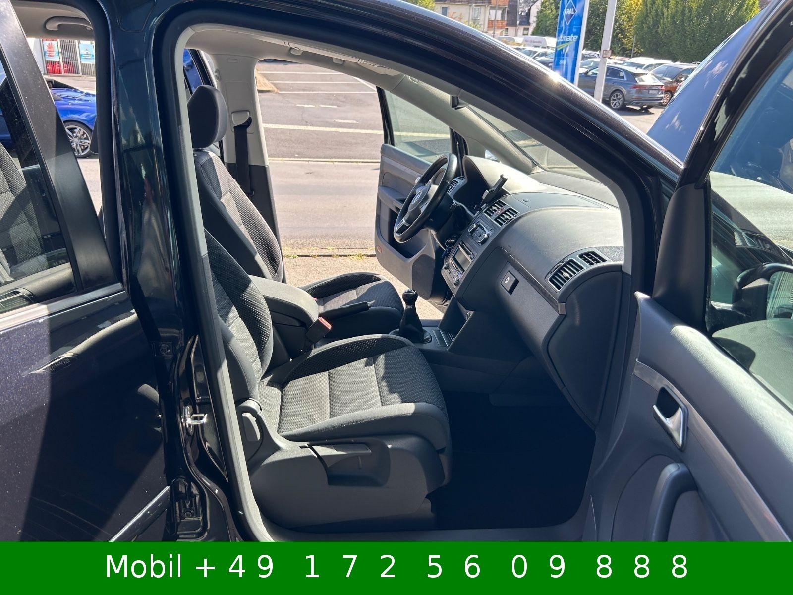 Volkswagen Touran 2011 — photo 19