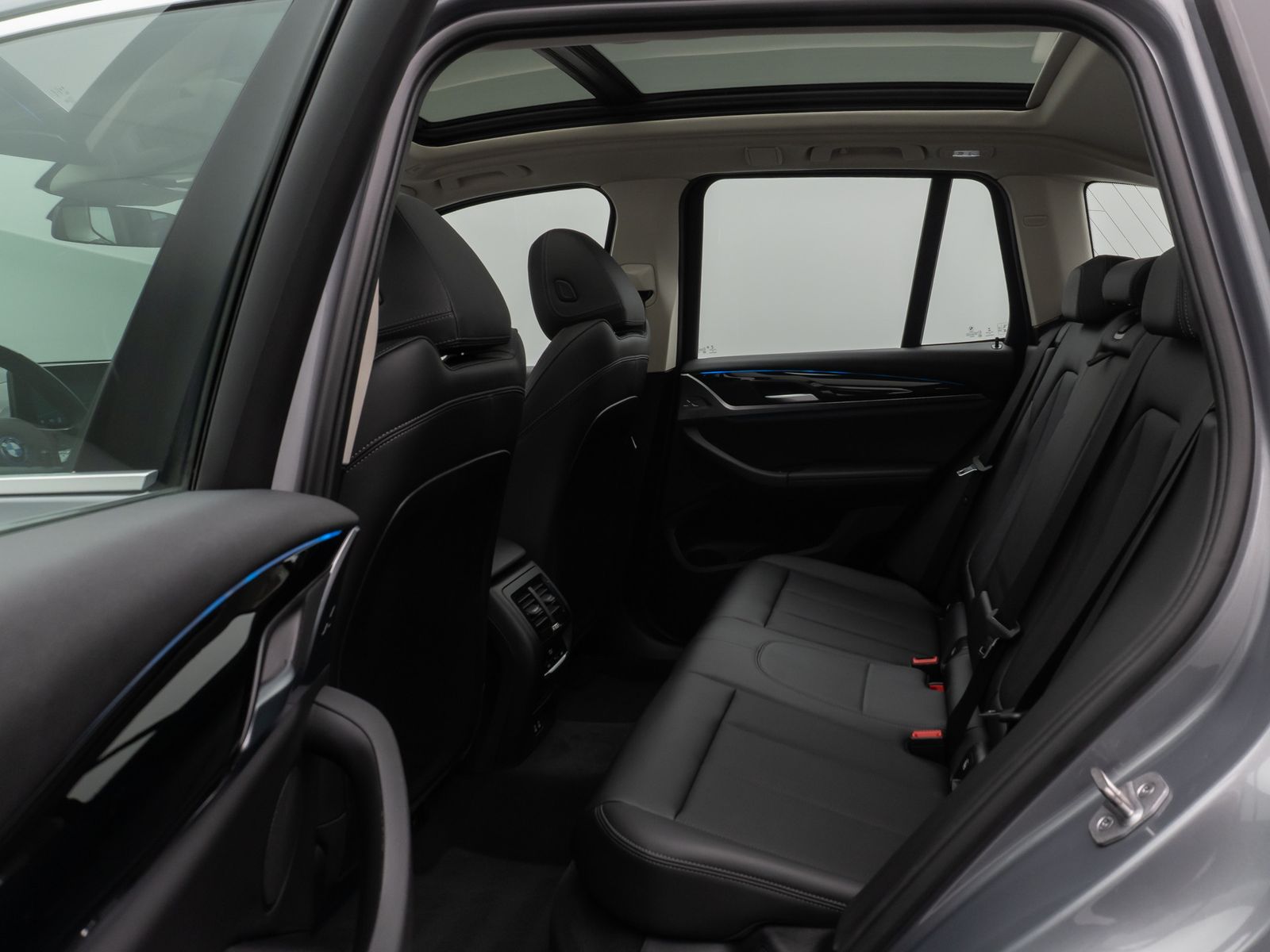 Fahrzeugabbildung BMW X3 xD30e Panorama Kamera DAB HiFi Lenkrhz Sport