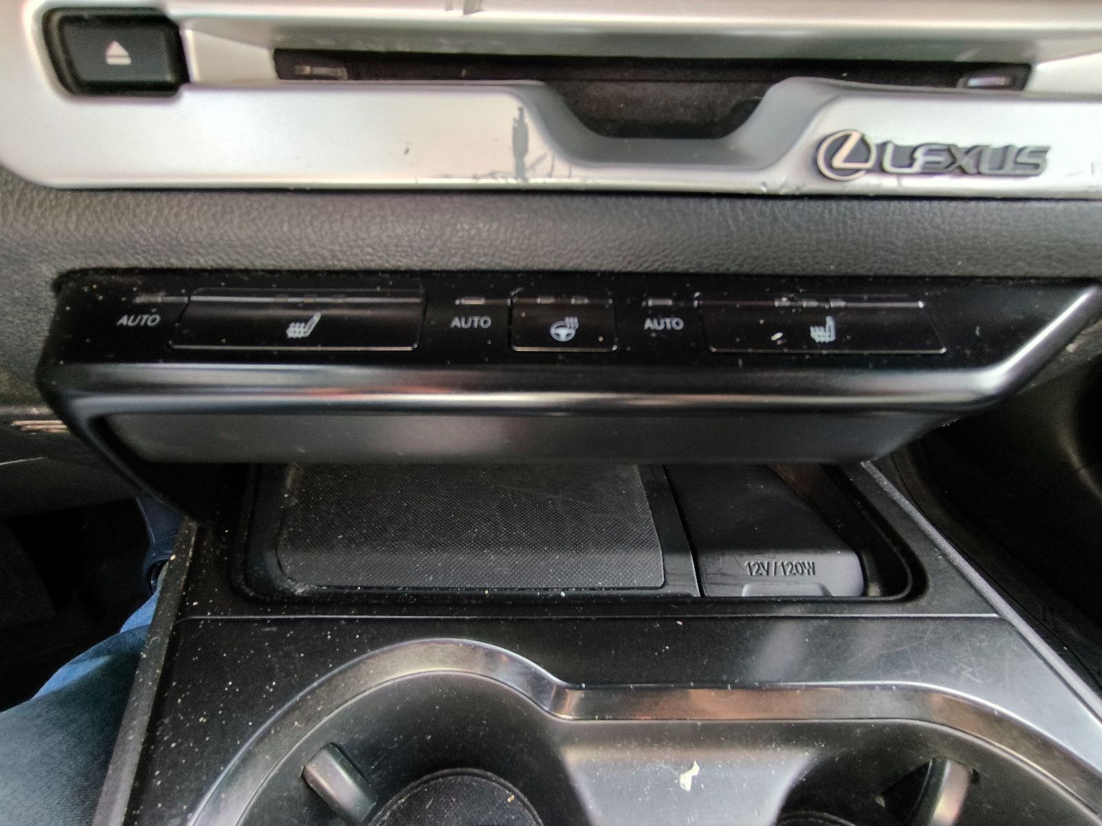 Lexus UX 250 h,EX TAXI,IST BEIGE FOLIERT,KLIMA,AUTOMAT imagem 3