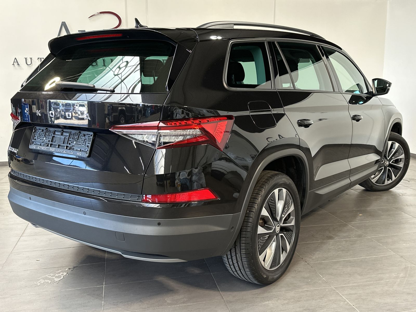 Fahrzeugabbildung SKODA Kodiaq 2.0 TDI DSG Tour NAV+LED+KAMERA+19ZO+ACC
