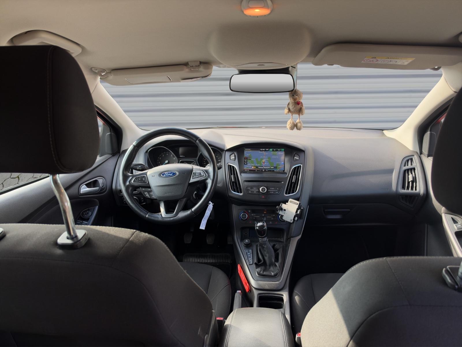 Ford Focus 2014 — photo 8