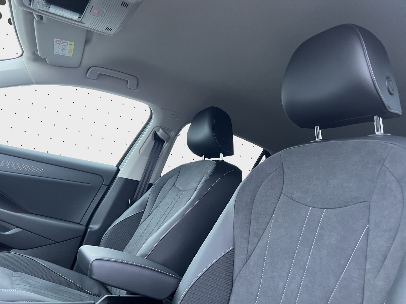 Volkswagen T-Roc - Bild 10