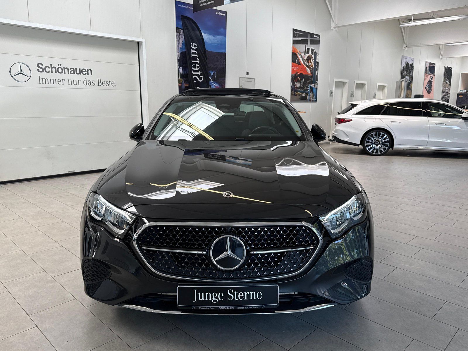 Mercedes-Benz E220 d 4M AVANTGARDE ADV. PANO DISTR AHK KEYLESS foto 3
