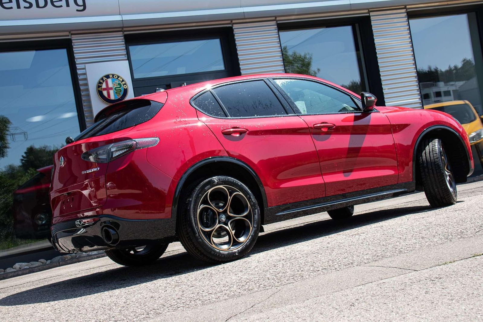 Fahrzeugabbildung Alfa Romeo Stelvio MY24 Intensa 2.0T AT8 Q4