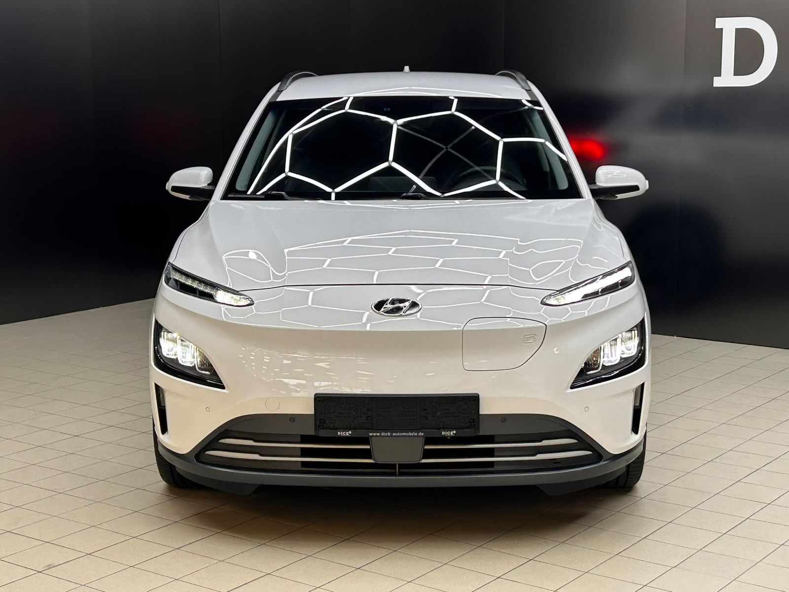 Hyundai Kona Elektro Prime WERKSG+LEDER+LED+HUD+KAM+KREL imagem 3
