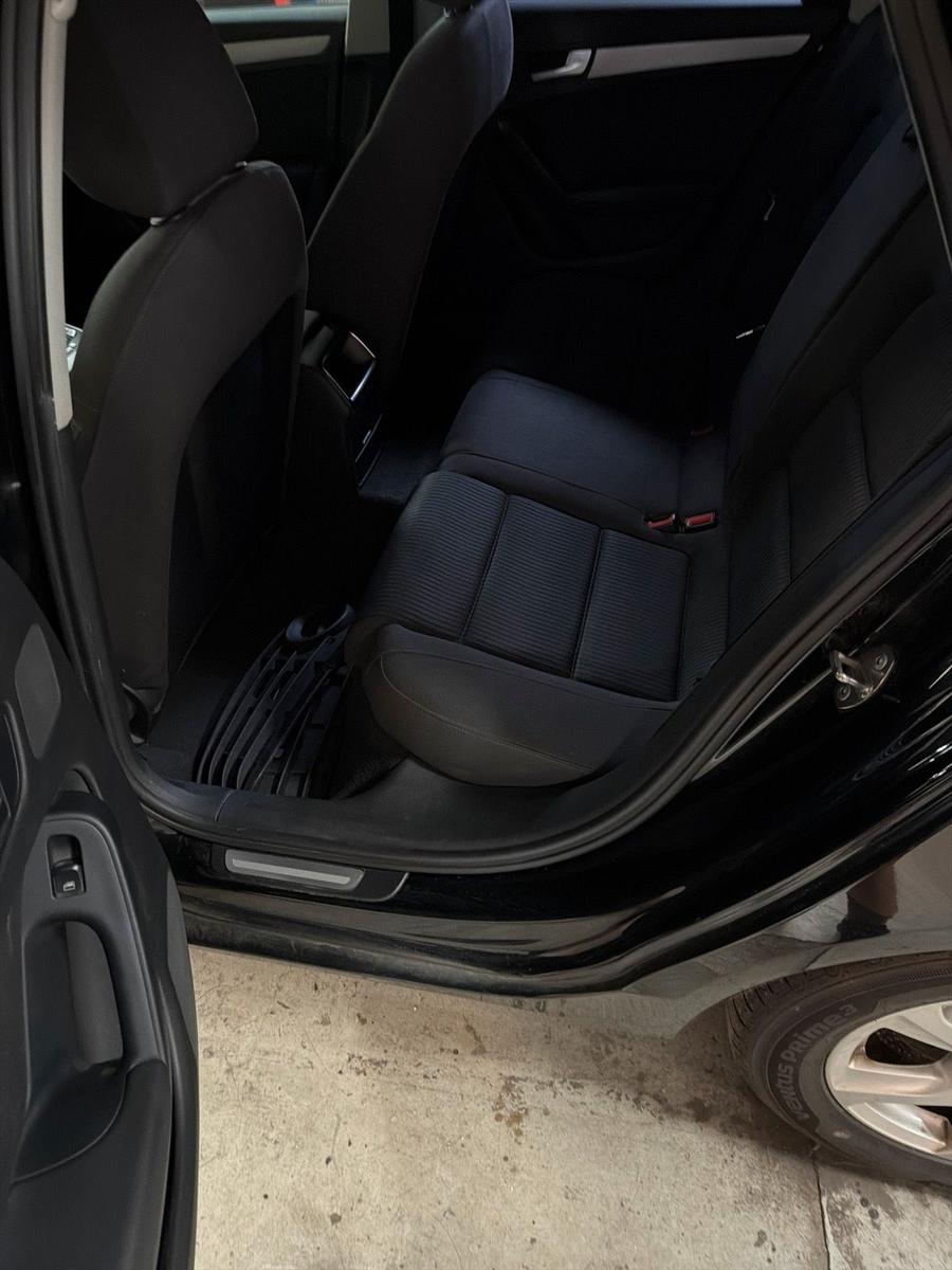 Audi A4 2009 — interior