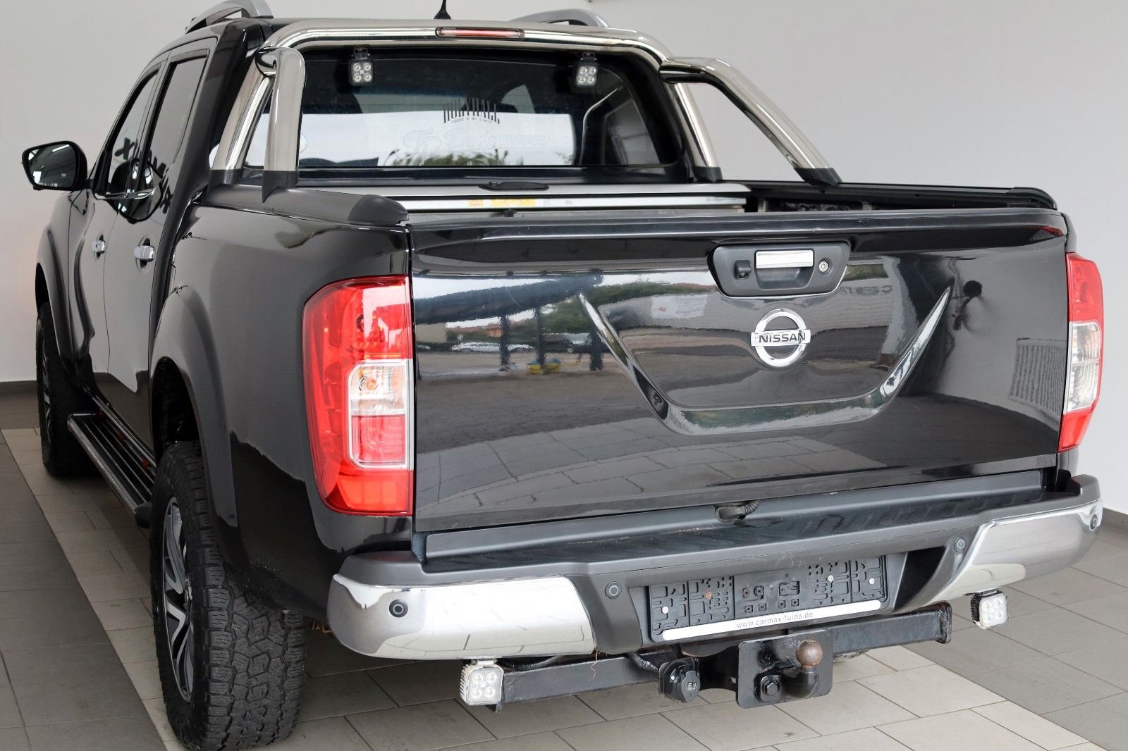 Fahrzeugabbildung Nissan Navara NP300 Tekna DOKA 4x4 Leder,SH,Navi,SD,AHK