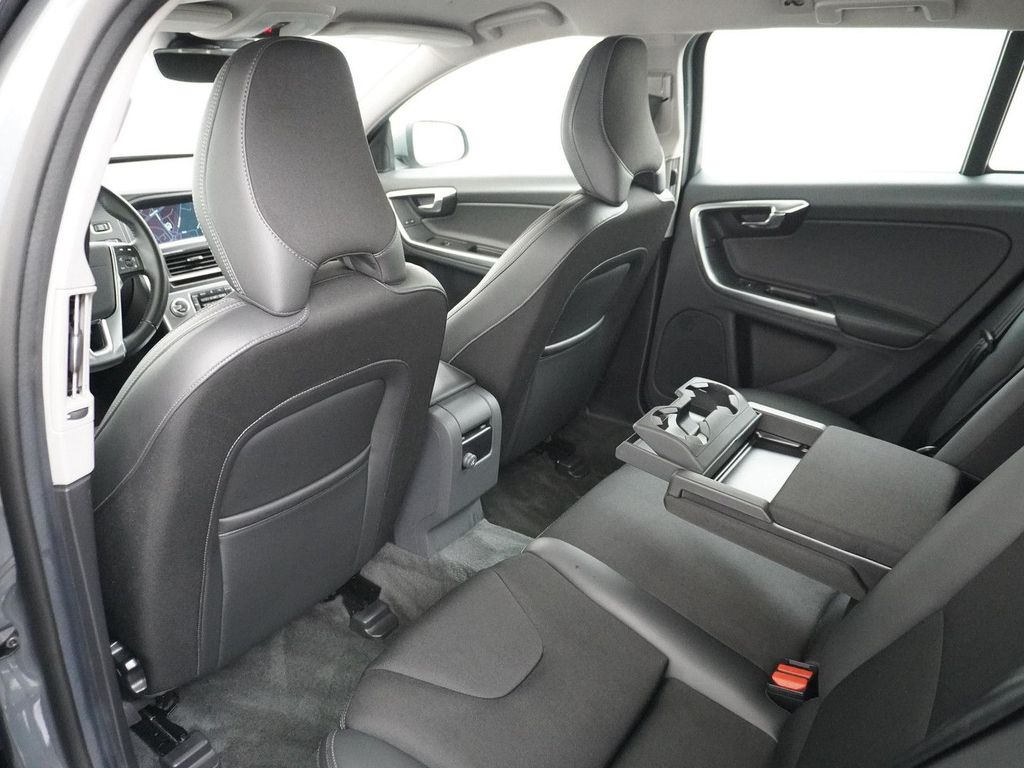 Volvo V60 1.5 T3 Summum automatik navi sitzheizung