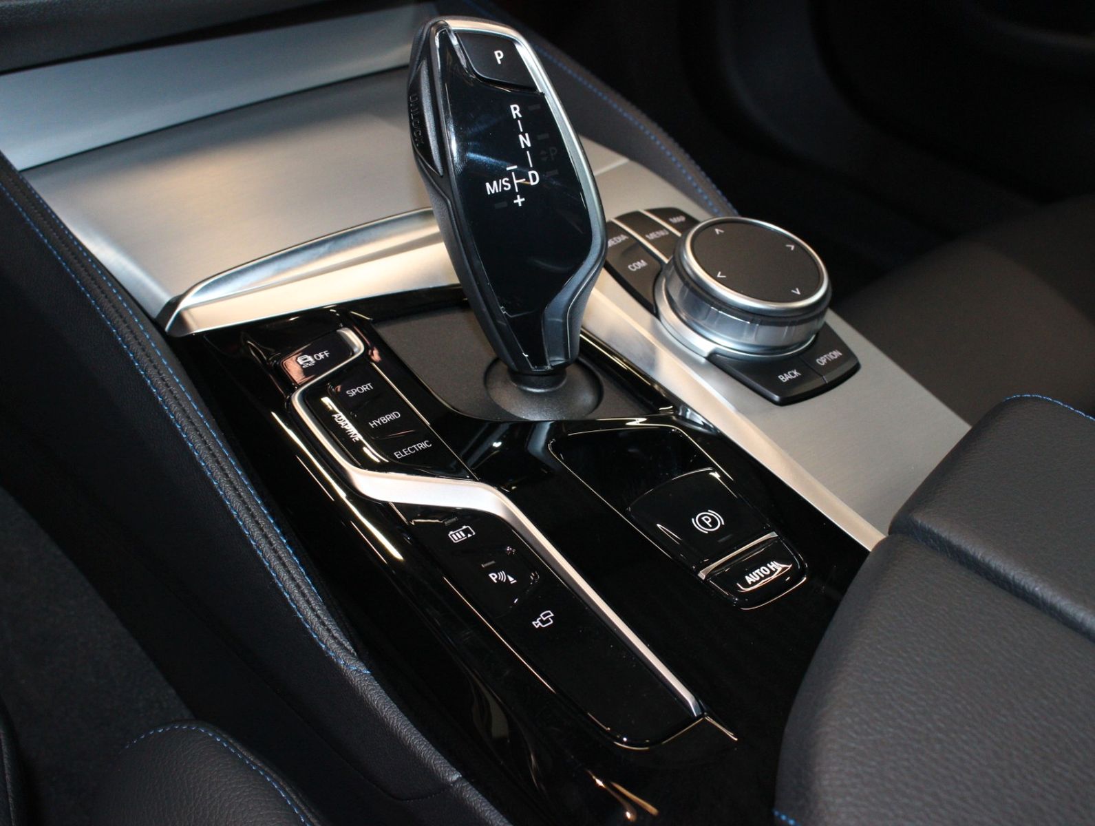 Fahrzeugabbildung BMW 545e xDrive M-Sport*Hud*GSD*360° Kamera