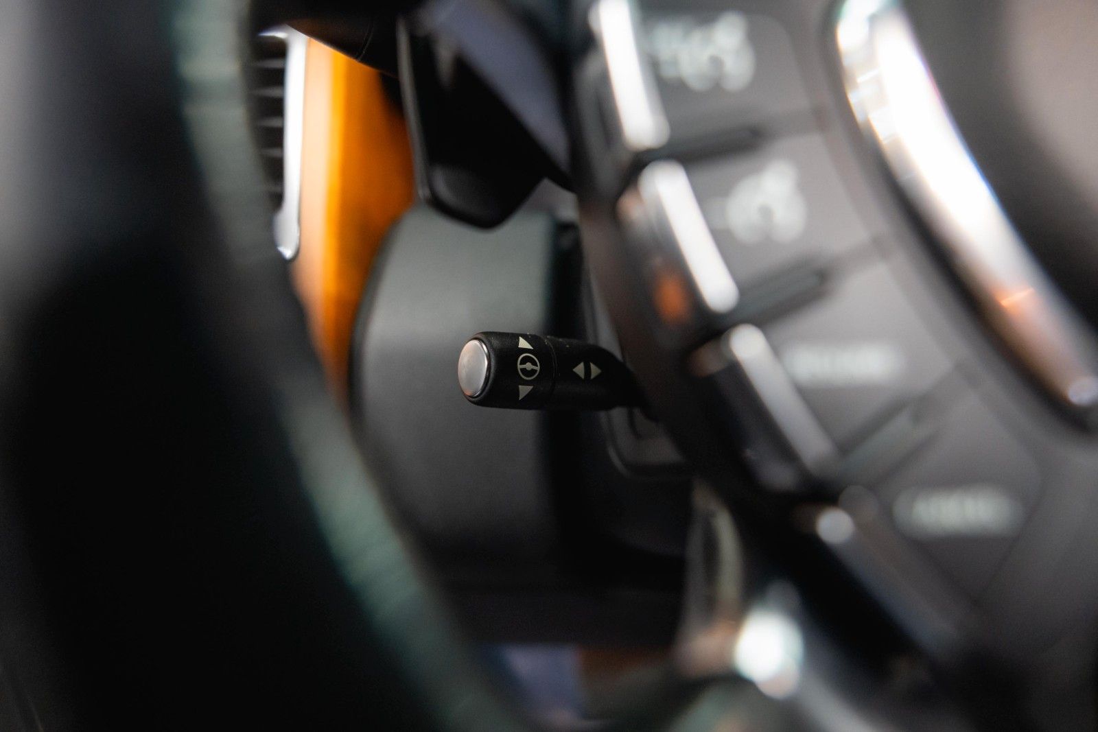 Fahrzeugabbildung Land Rover Range Rover V8 4.4 TD Vogue | Turbo + TÜV NEU