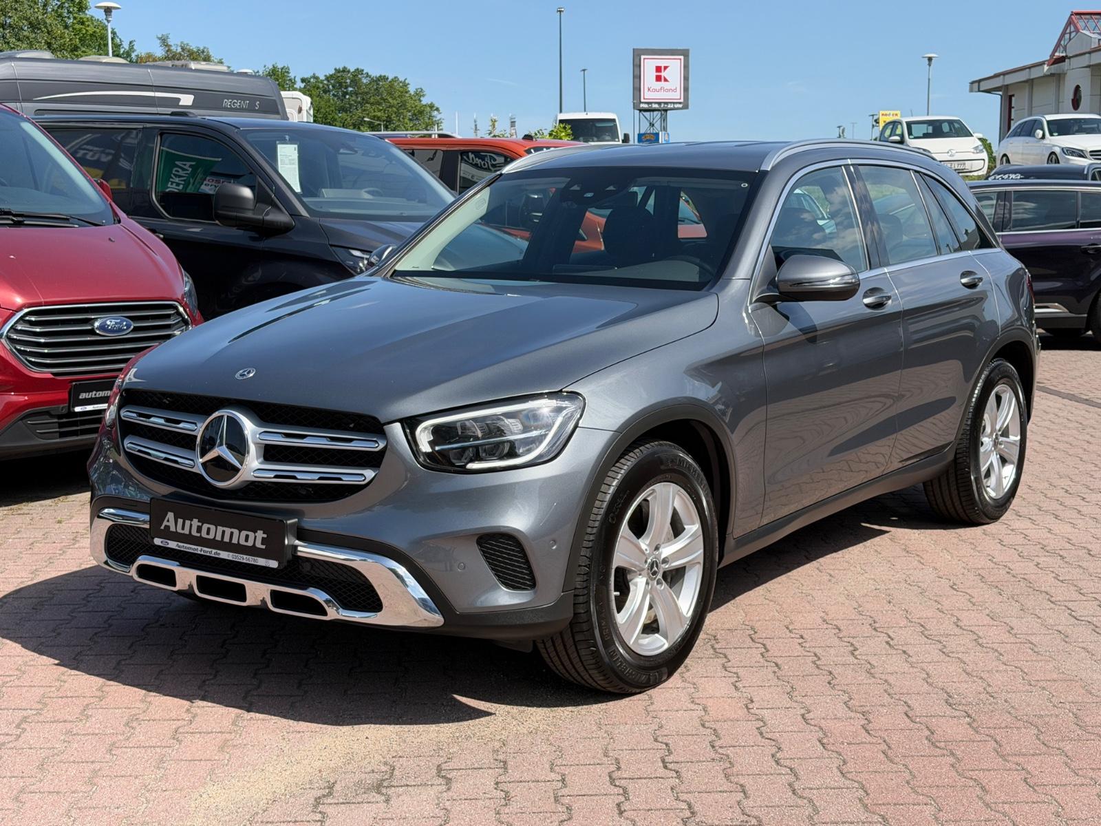 Mercedes-Benz GLC 300d 4Matic*LED*AHK*Navi*Distronic