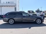 BMW 530 d xDrive PANO/MATRIX/AHK/HUD/STOP&GO/KAMERA - BMW 530 mit Panoramadach