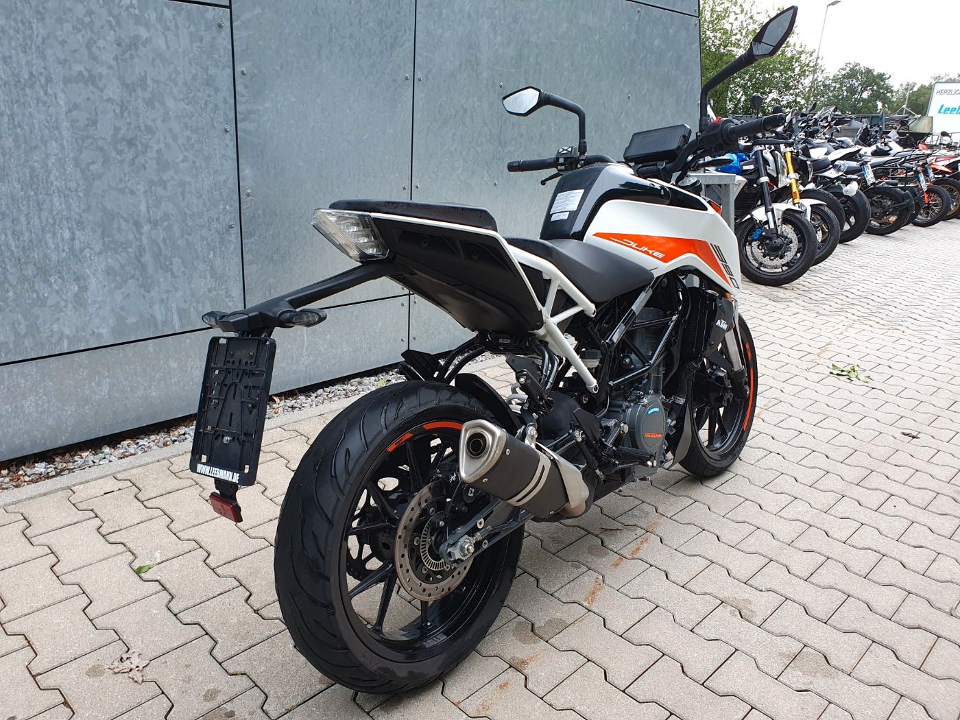 Fahrzeugabbildung KTM 390 Duke Modell 2022 mit Quickshifter