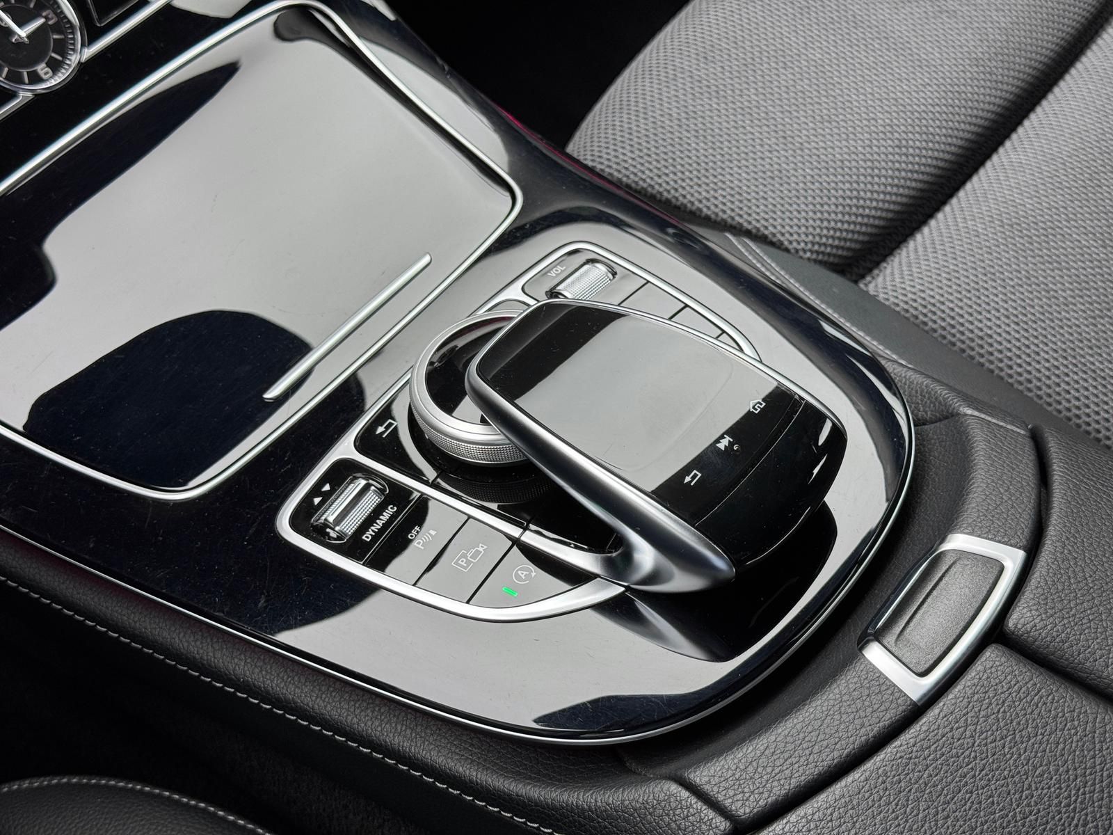 Fahrzeugabbildung Mercedes-Benz d T AVANTGARDE/TWA/RCAM/PDC/LED/CARPLAY/AMBIENTE