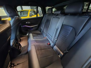 BMW 320 - 11