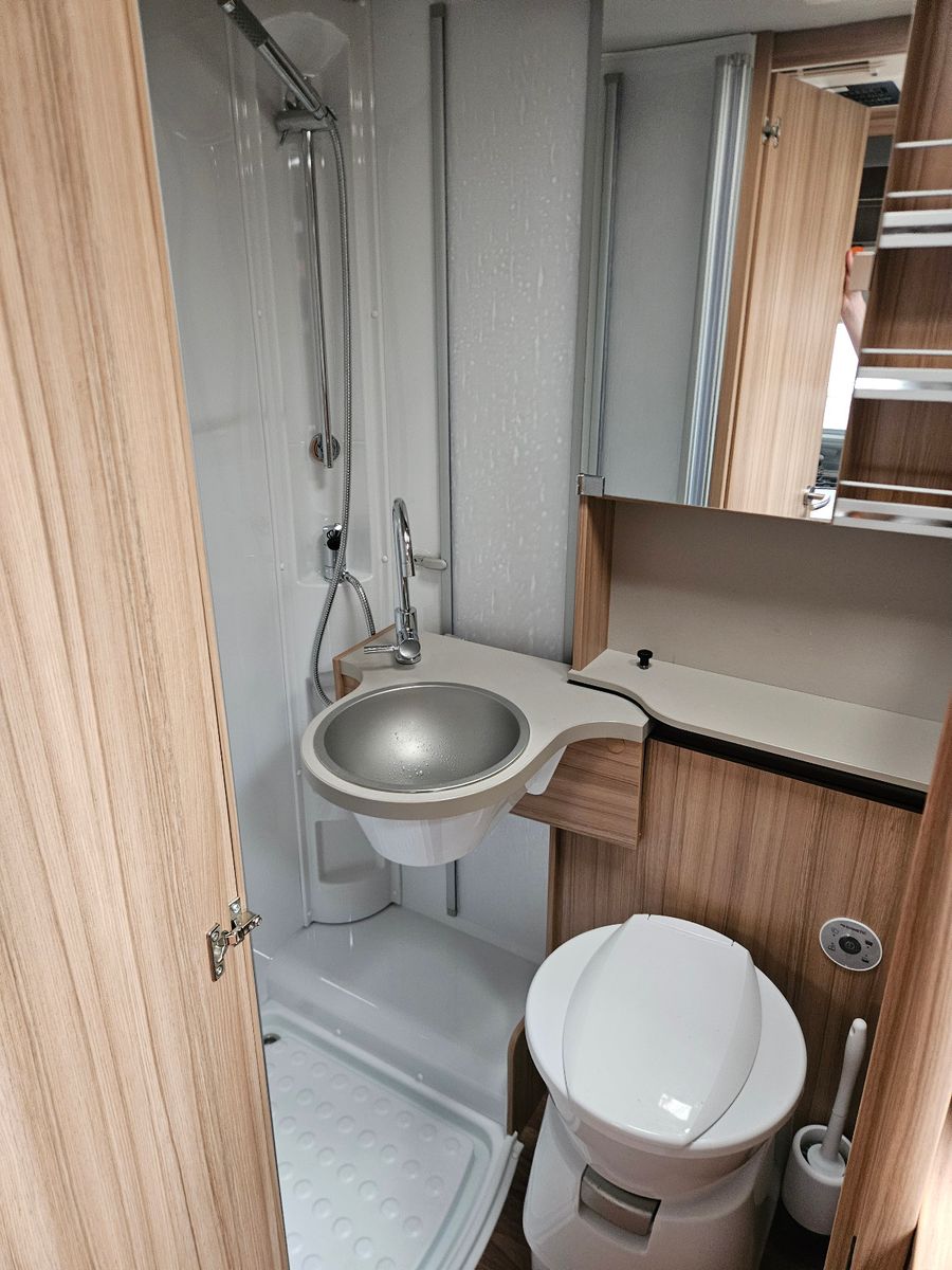 Fahrzeugabbildung Knaus Sun Ti 650 *Vollluft Goldschmitt*