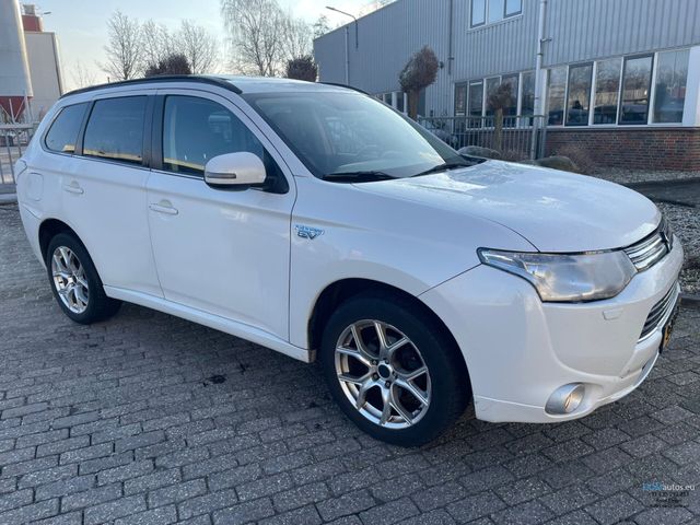 Mitsubishi Outlander 2.0 PHEV Instyle+ -B