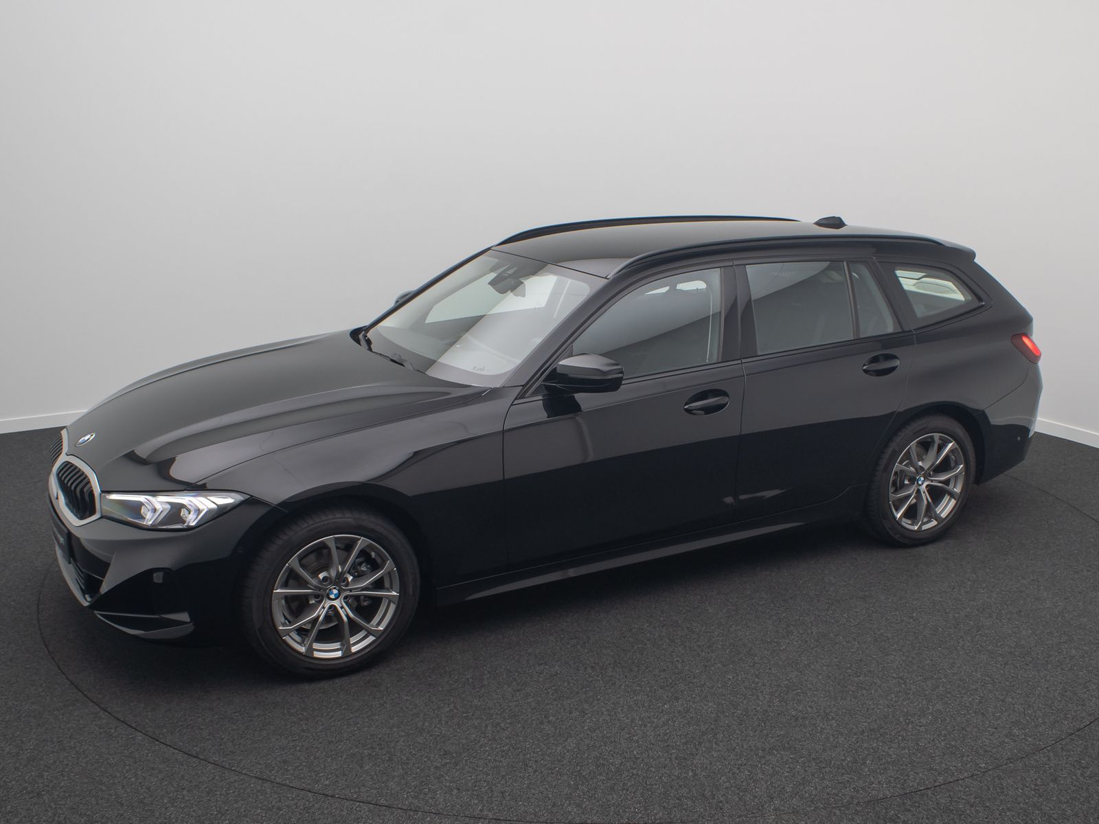 Fahrzeugabbildung BMW 318i Alarm DAB Kamera Sportlenkrad CockpitPlus