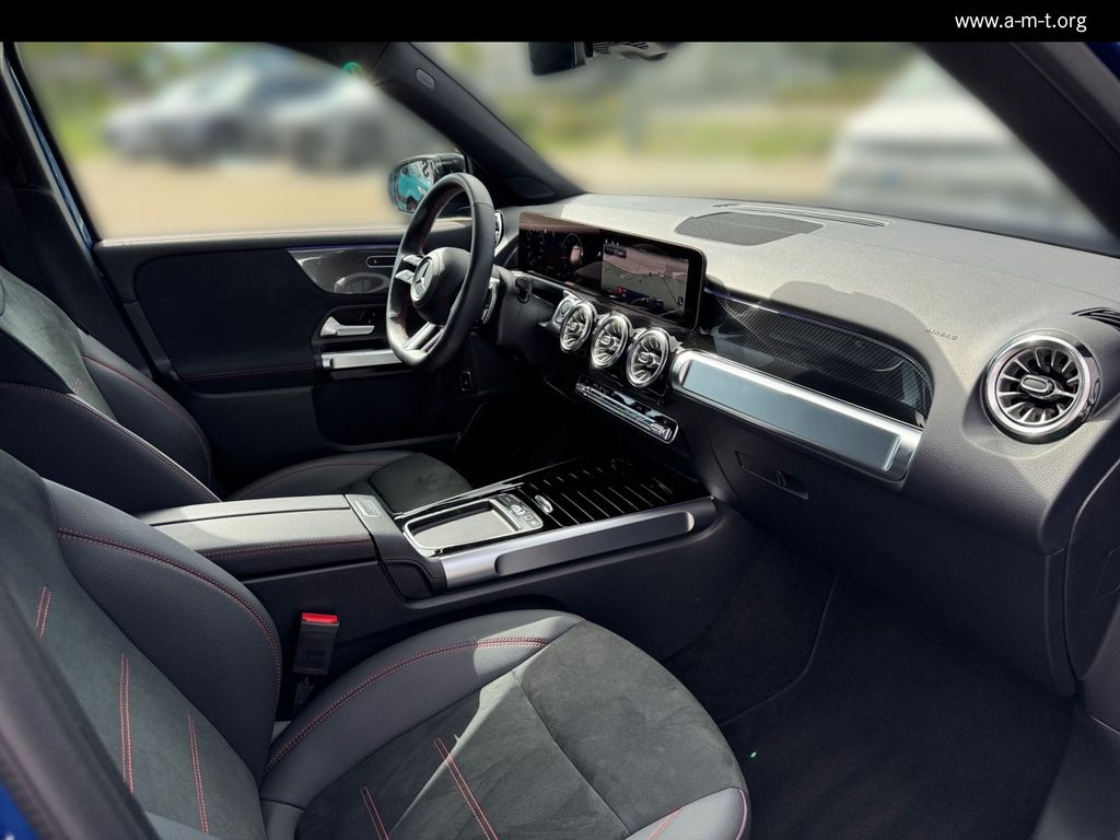 MERCEDES-BENZ GLB 250