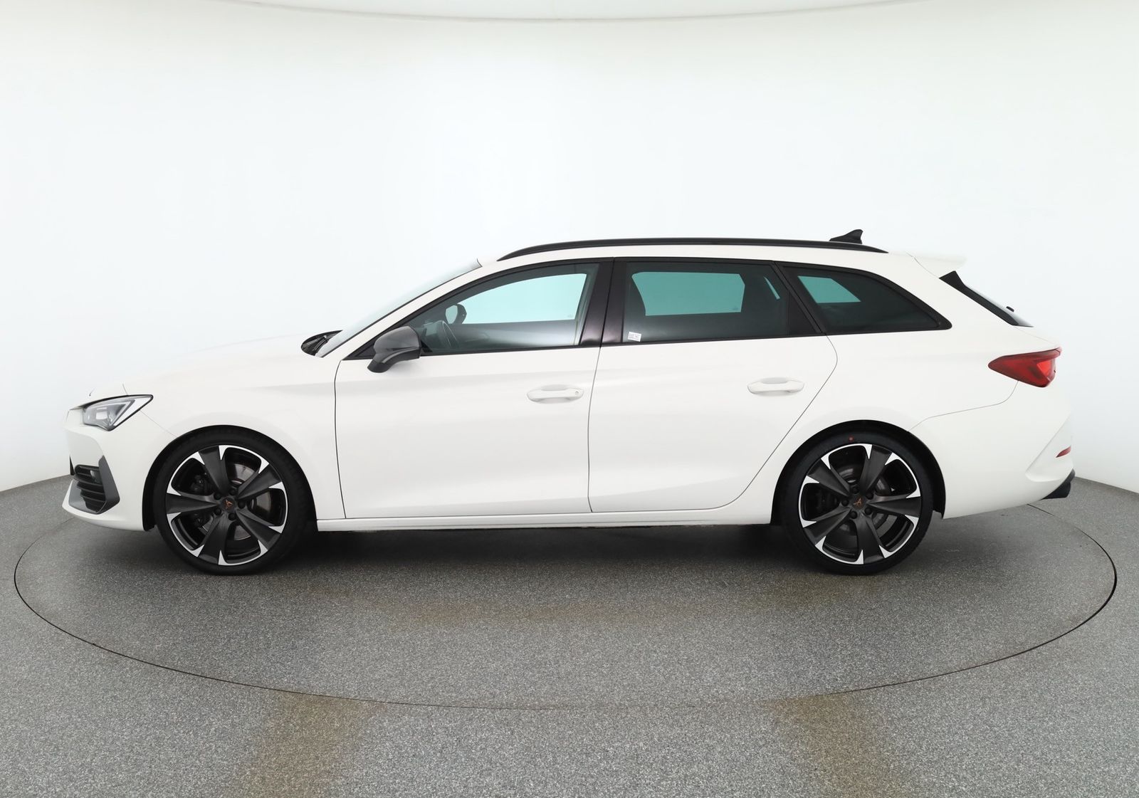 Cupra Leon ST 2.0 TSI DSG VZ 4Drive LED Navi DAB ACC imagem 2