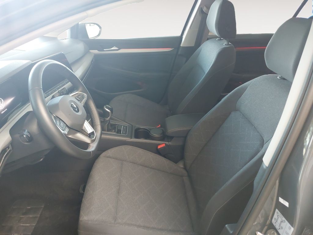 Fahrzeugabbildung Volkswagen Golf 1.5 TSI Life LED Rear View