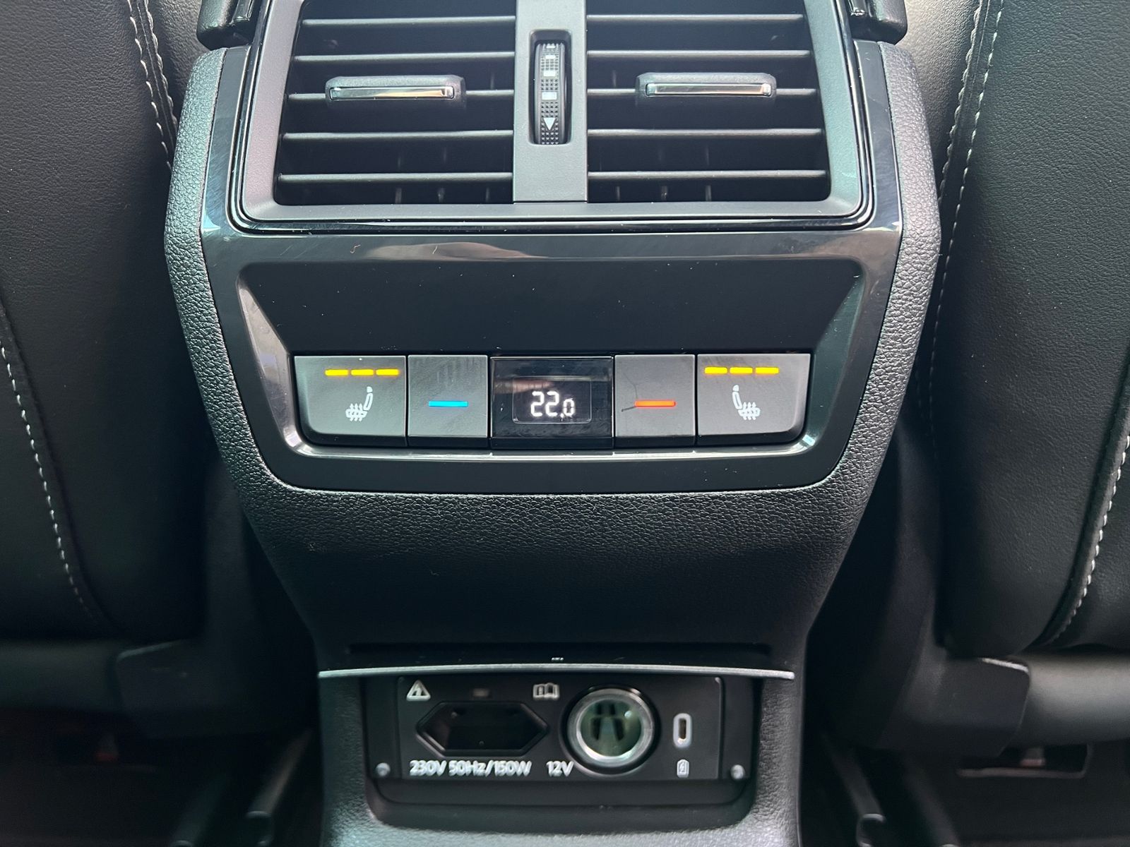 Fahrzeugabbildung SKODA Kodiaq Sportline 2.0 TDI DSG 4x4 *AHK,Pano,Stand