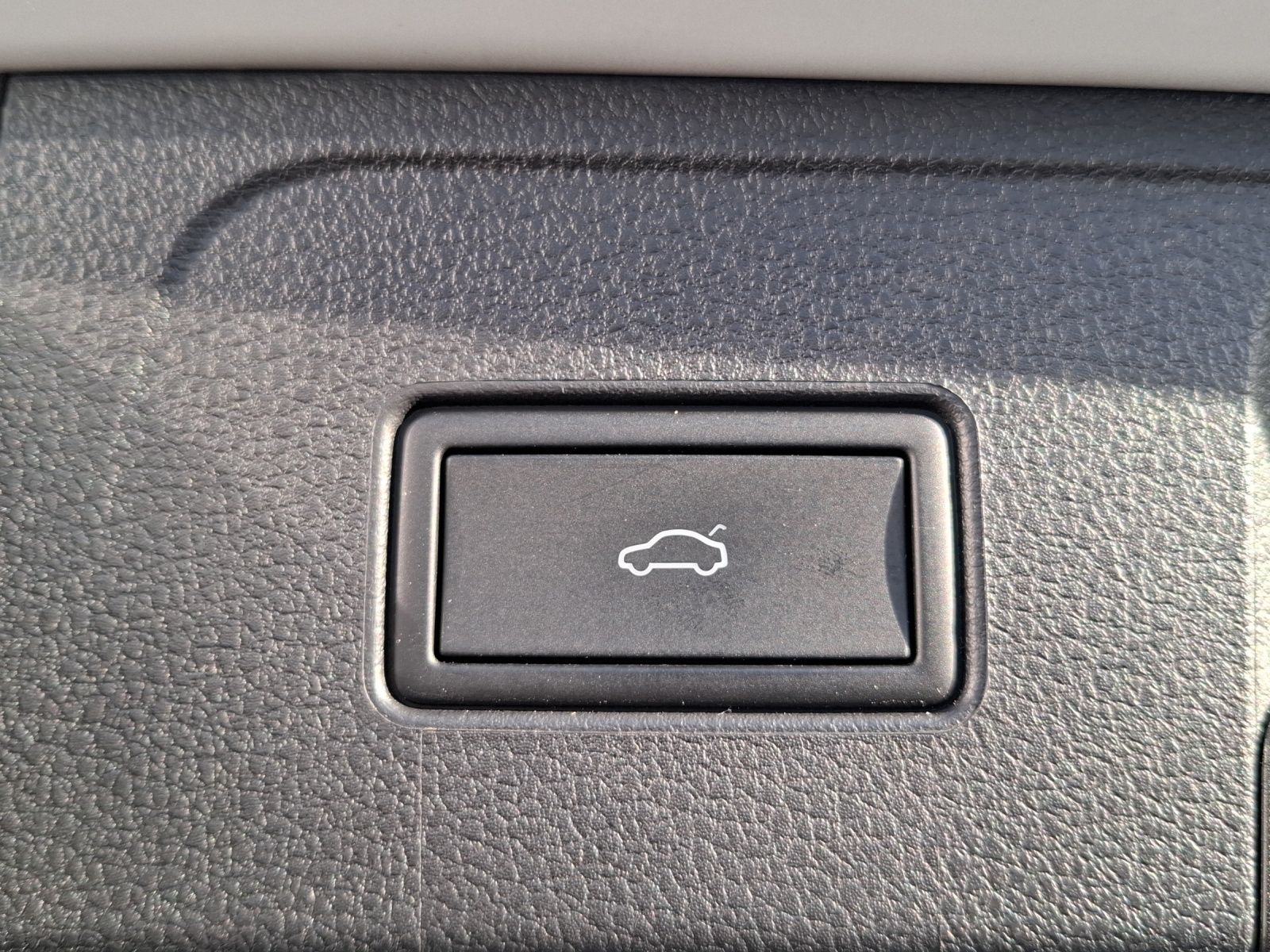 Fahrzeugabbildung Volkswagen Passat Variant TDI Business DSG Matrix Navi AID