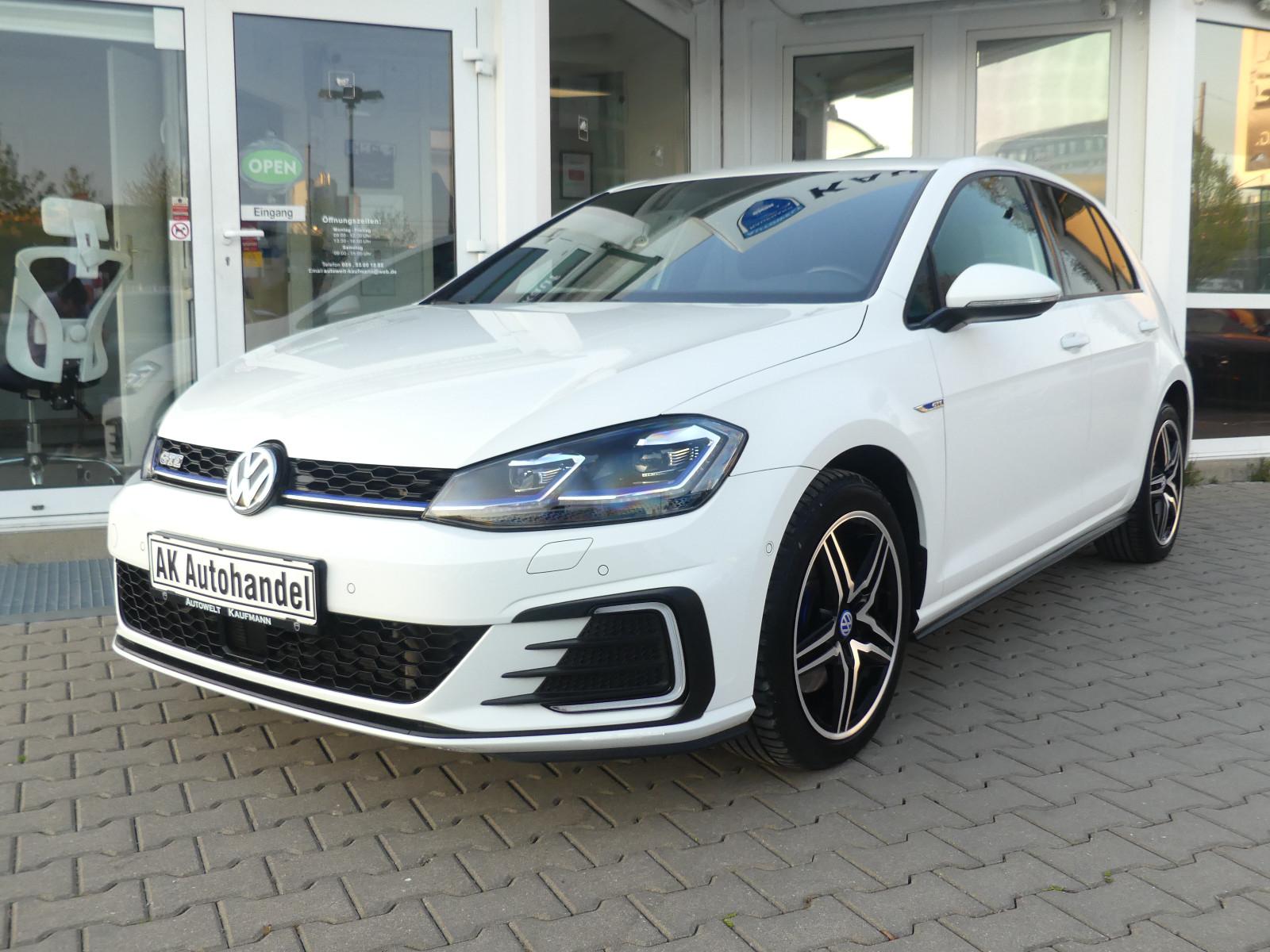 Volkswagen Golf VII GTE LED ACC Kamera Standheizung CarPlay