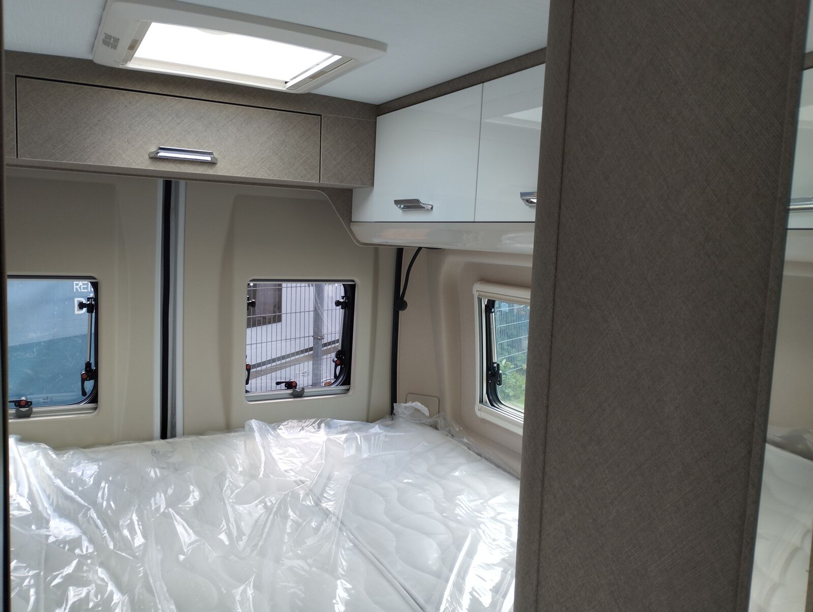 Fahrzeugabbildung Karmann Davis Lifestyle DA 590 LS Panorama Dachfenster
