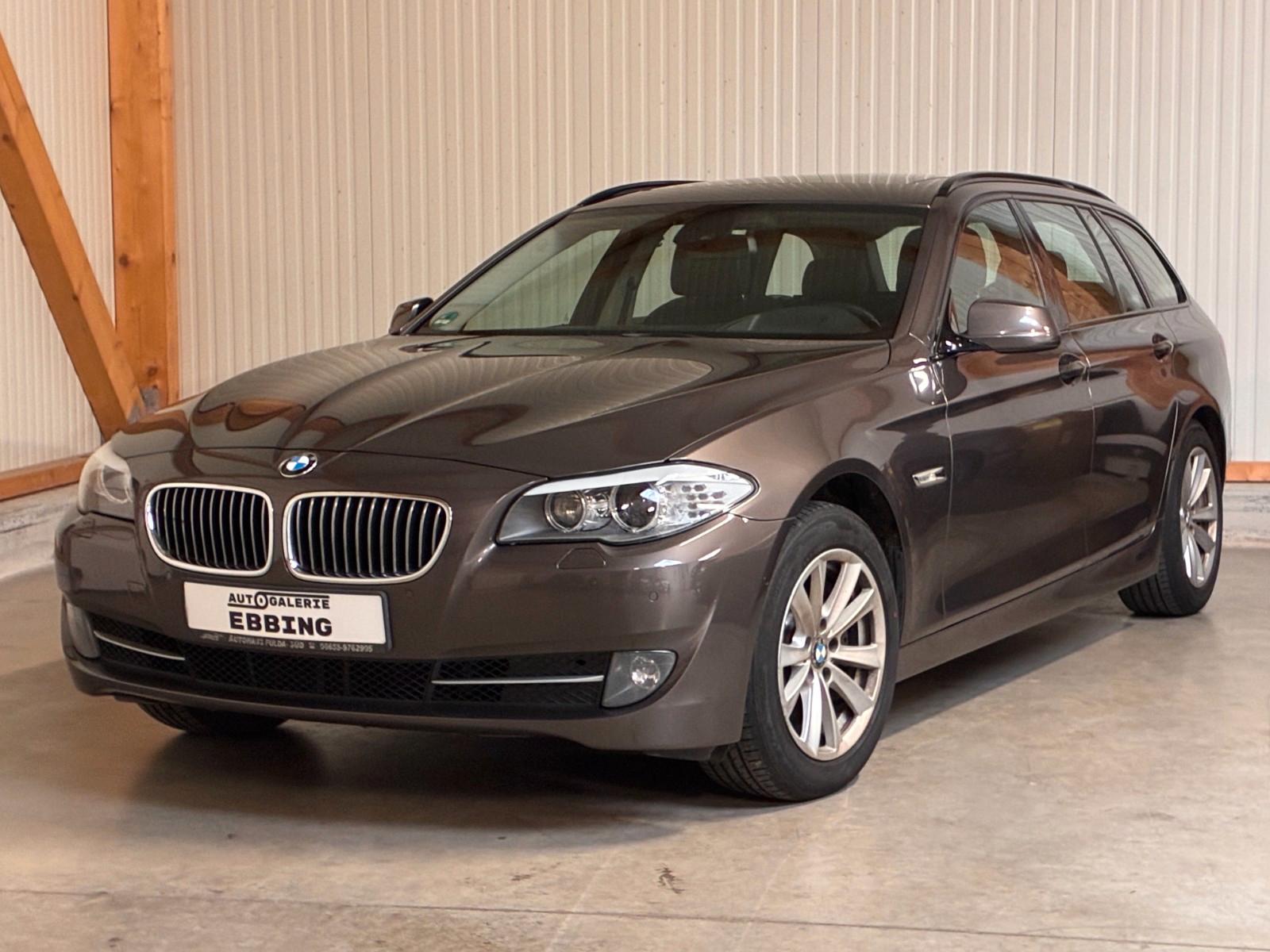 BMW 525 2011 — rear view