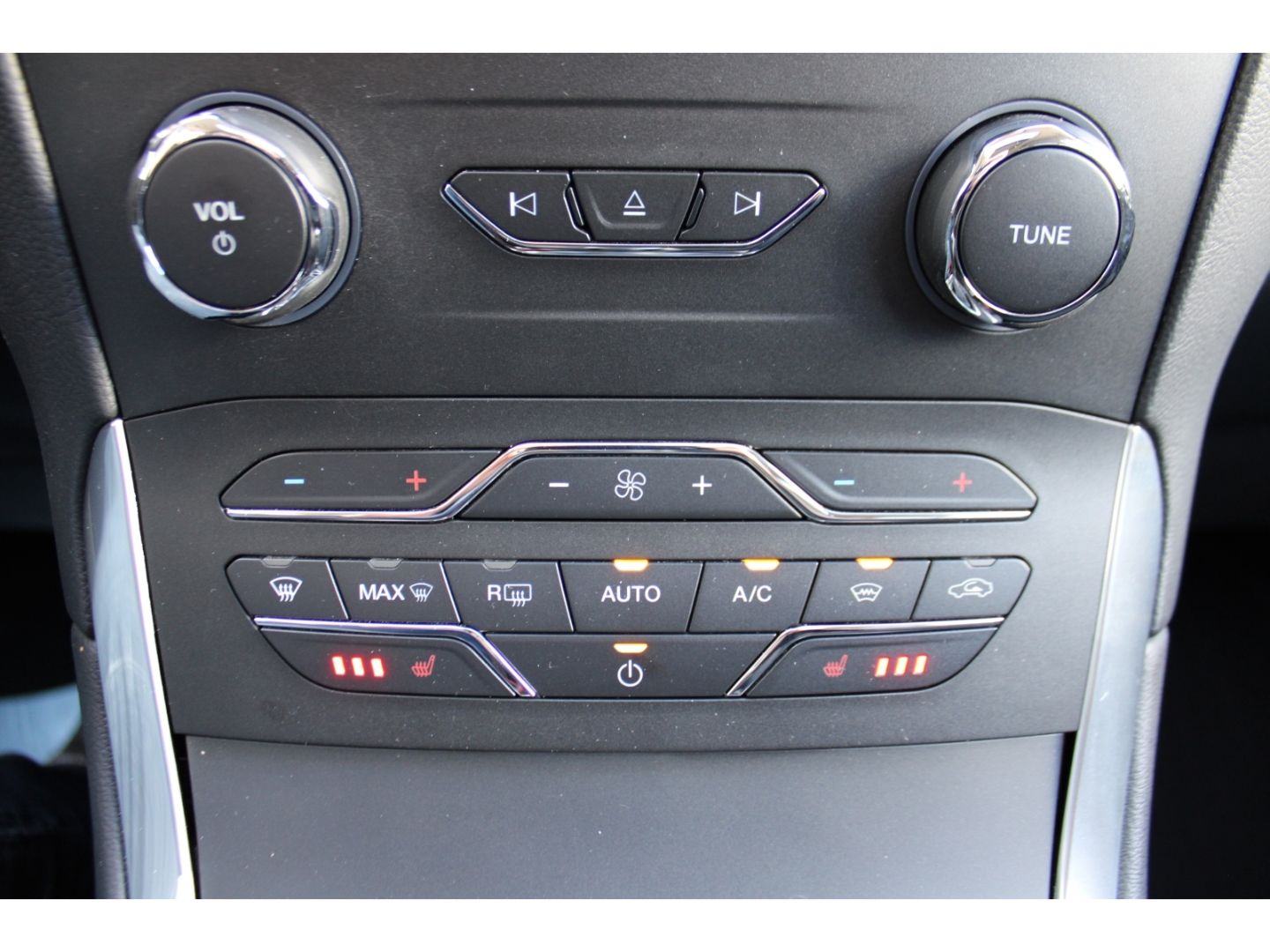 Fahrzeugabbildung Ford Galaxy Titanium 7 Sitze AHK Navi Pano GRA GJR PD