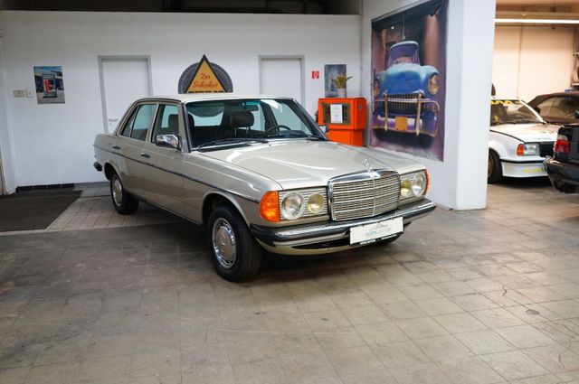 Mercedes-Benz W123 300D original 45.560km mit H-Kennzeichen