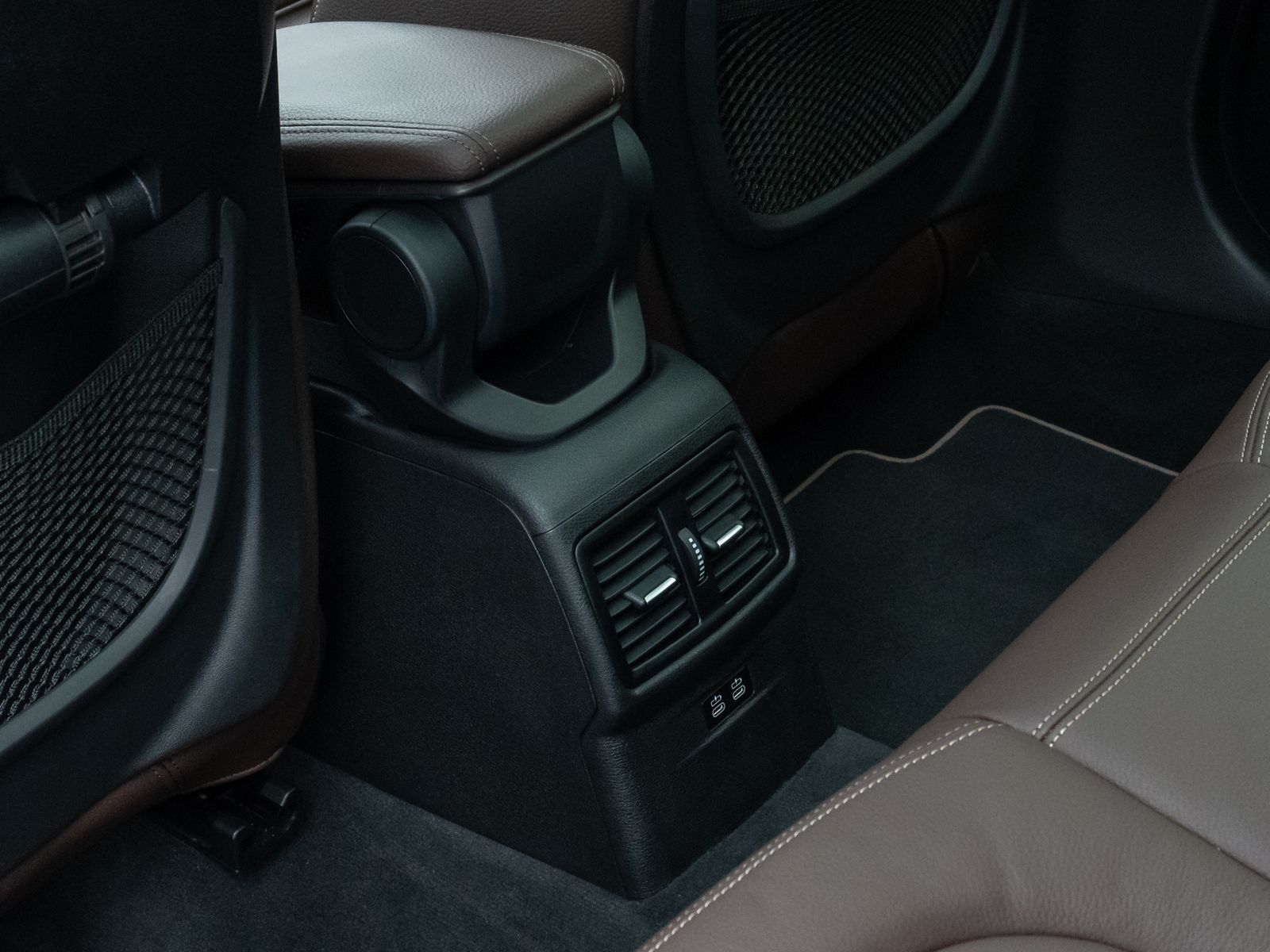 Fahrzeugabbildung BMW X1 xD20d Sport Line Kamera Panorama HUD DAB AHK