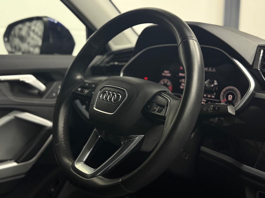 Audi Q3 40 TDI quattro S line, Foto 26 von 50