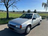 Opel Kadett*1.6*Automatik*81.000 Km - Opel Kadett mit Benzin-Antrieb: Limousine, 1.8