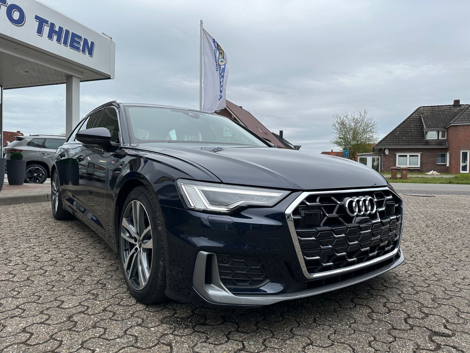 Fahrzeugabbildung Audi A6 Avant 40 TDI S line S Tronic ACC/Matrix/Navi