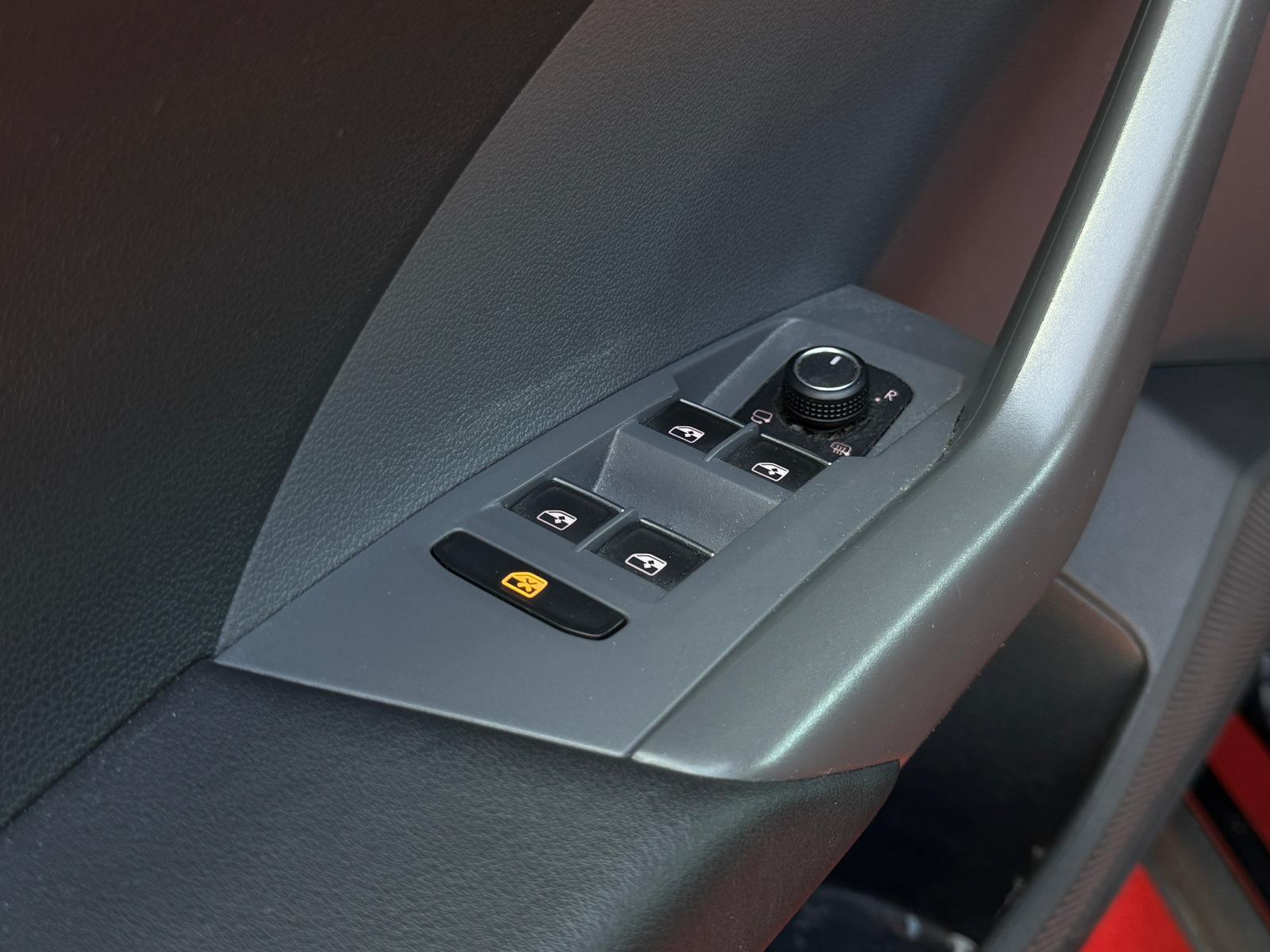 Volkswagen T-Cross Style R-Line Klima/Navi/KAM/PDC/APPLECAR, миниатюра 14