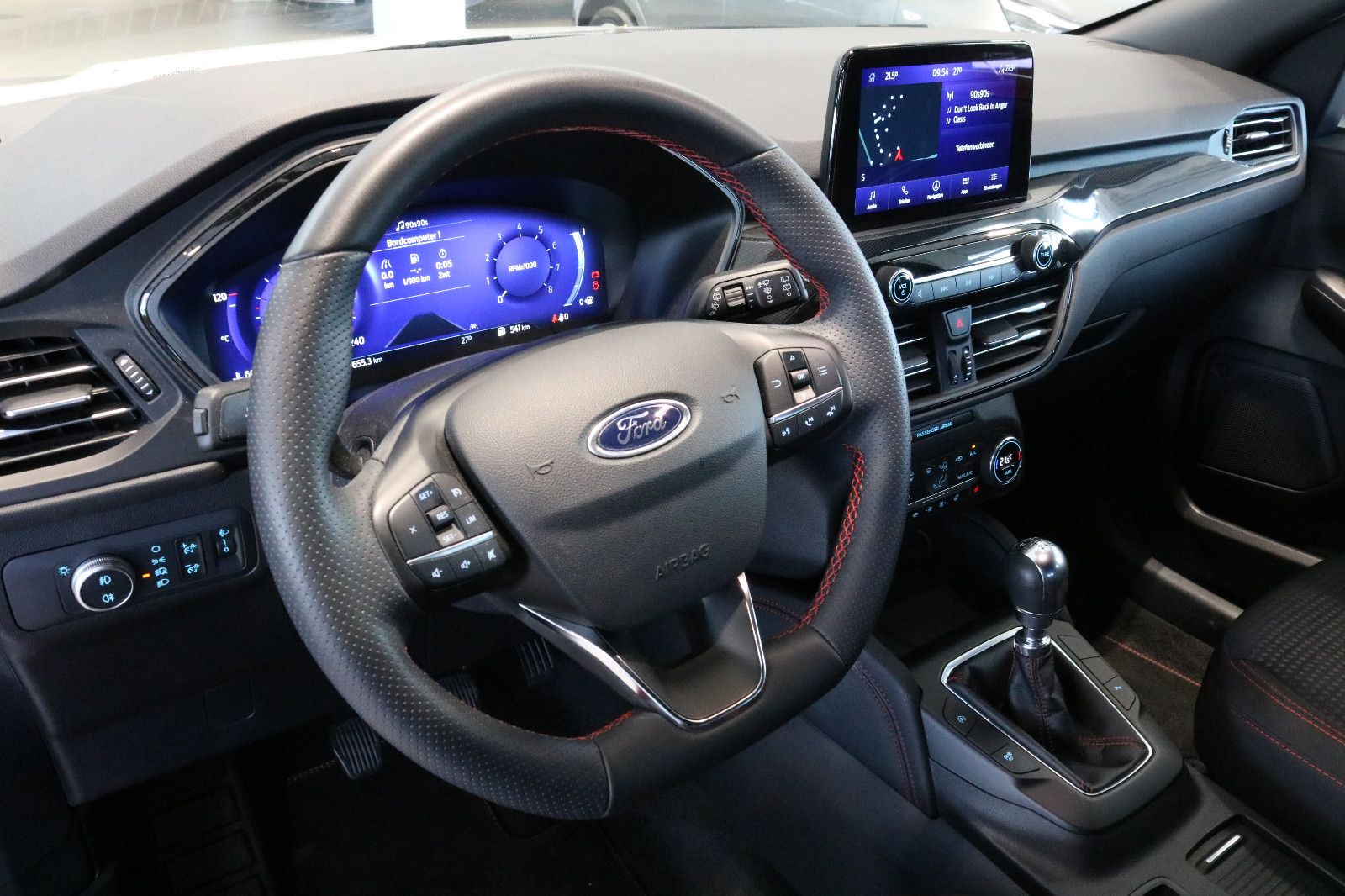 Fahrzeugabbildung Ford Kuga ST-Line 1,5 110 KW 150 PS   Winterpaket 2