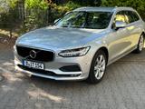 Volvo V90 D4 Momentum Pro Geartronic Top Zustand - silberne Volvo V90