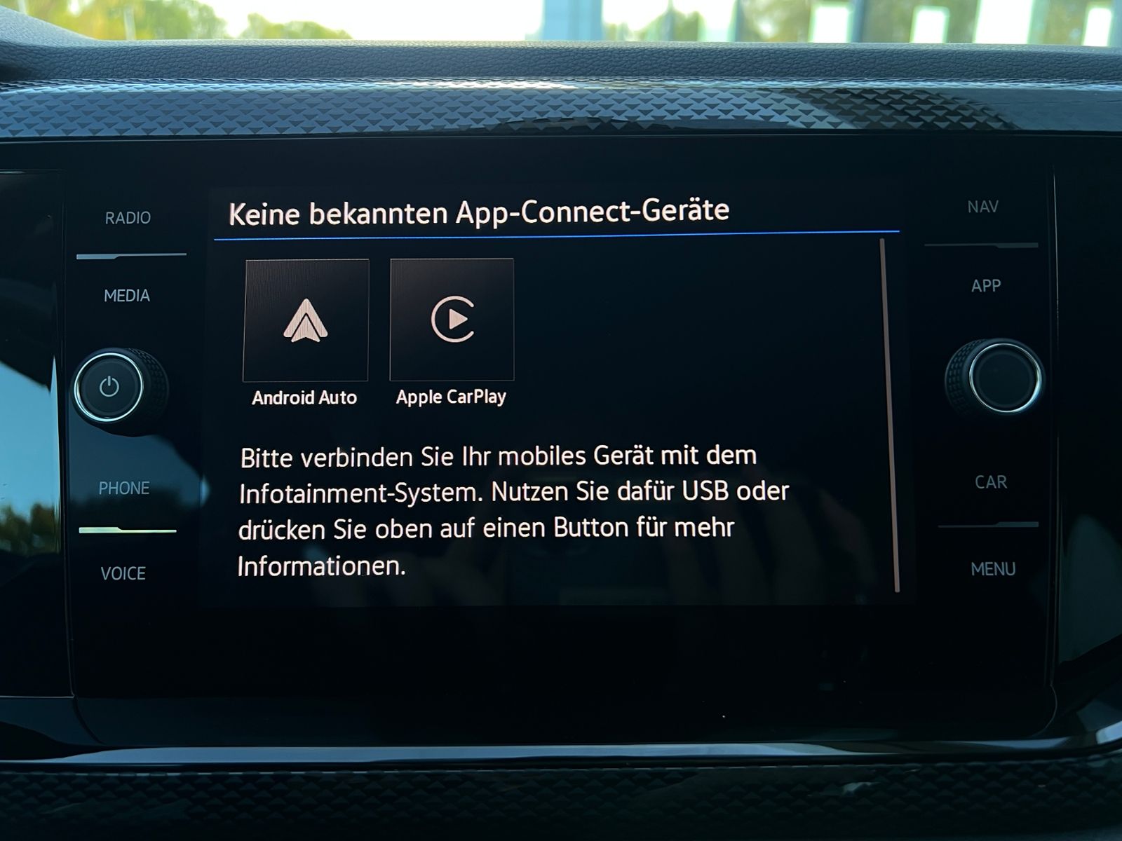Fahrzeugabbildung Volkswagen Taigo Life 1,0 l TSI *IQ.Light, Navi, PDC, 16''-
