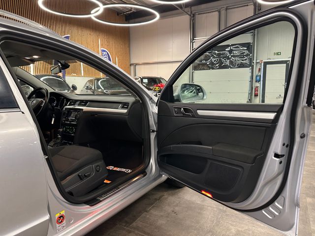 Skoda Superb Combi Exclusive *Xenon*PDC*Klima*DAB*Navi