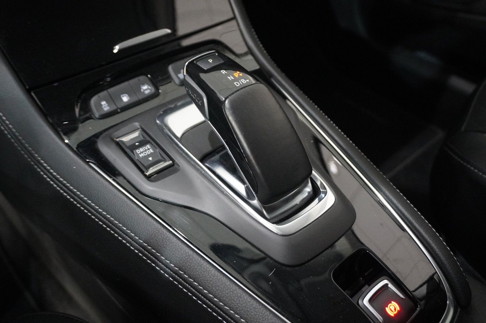 Fahrzeugabbildung Opel Grandland (X) 1.6 PHEV ULTIMATE NAVI/LED/360°/SH