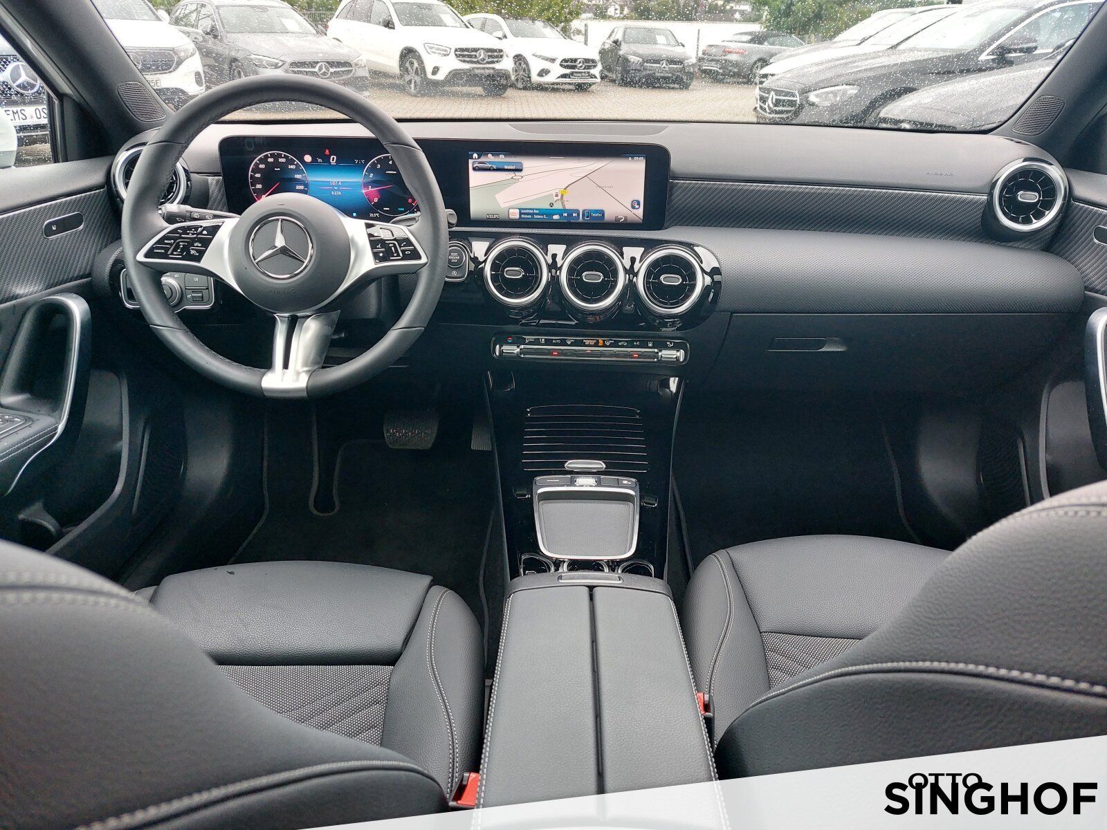 Fahrzeugabbildung Mercedes-Benz A 200 +Panodach+Standhzg+LED+Rü Kam+MBUX+Sitzhg